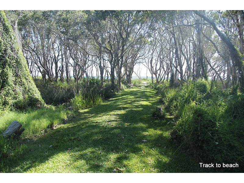 108 Dickson Way, Point Lookout QLD 4183