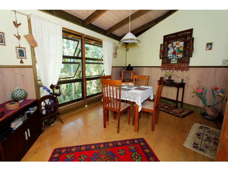 9 Waller Court, Point Lookout QLD 4183