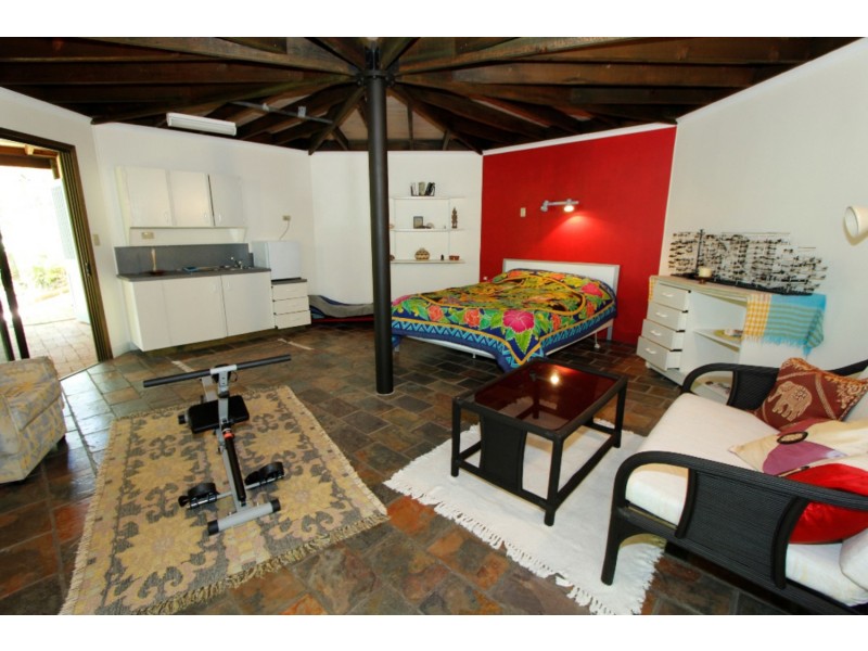 9 Waller Court, Point Lookout QLD 4183