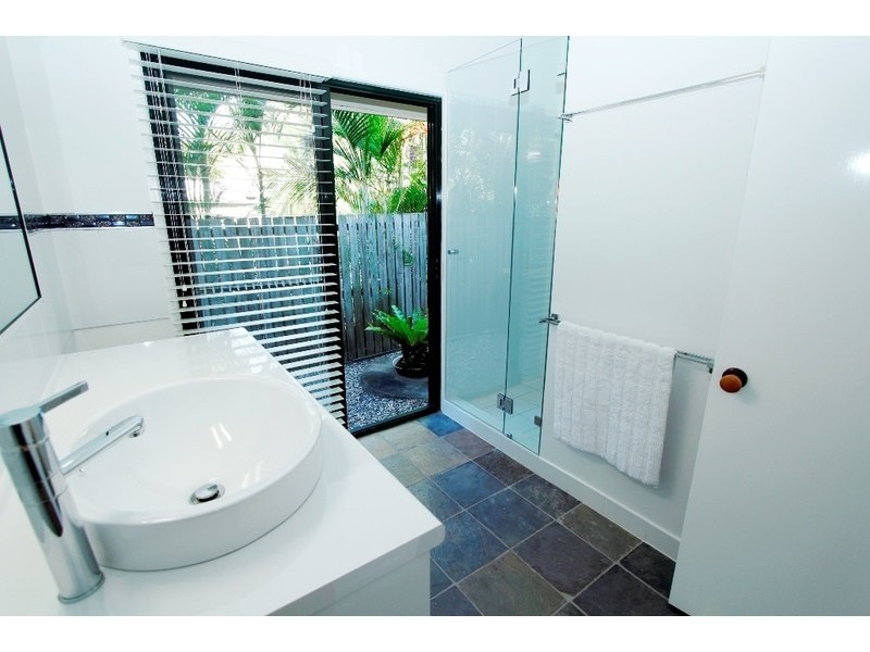 109 Dickson Way, Point Lookout QLD 4183