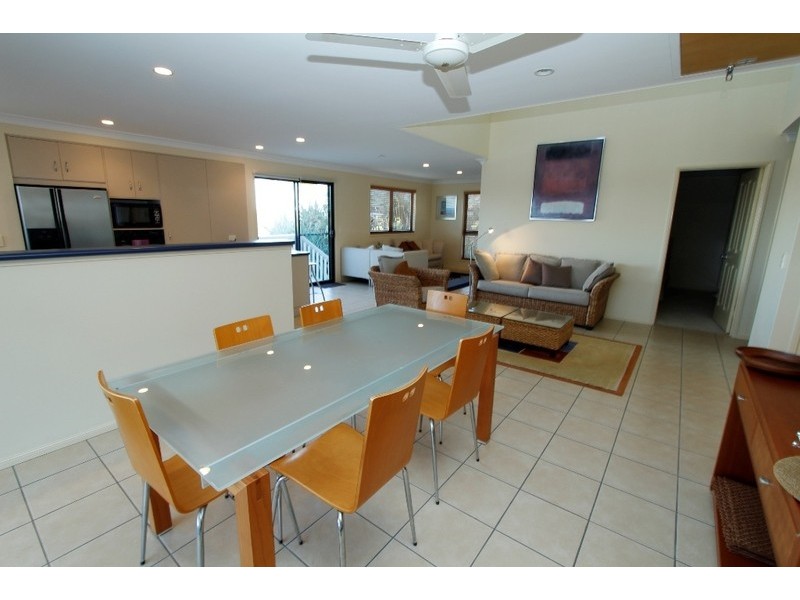 1/8 Roseby Court, Point Lookout QLD 4183