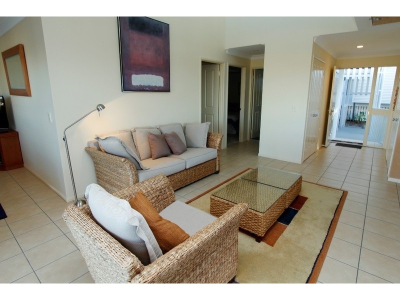 1/8 Roseby Court, Point Lookout QLD 4183