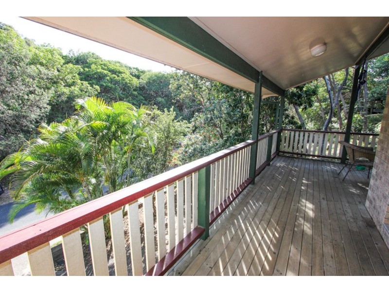1/34 Samarinda  Way, Point Lookout QLD 4183