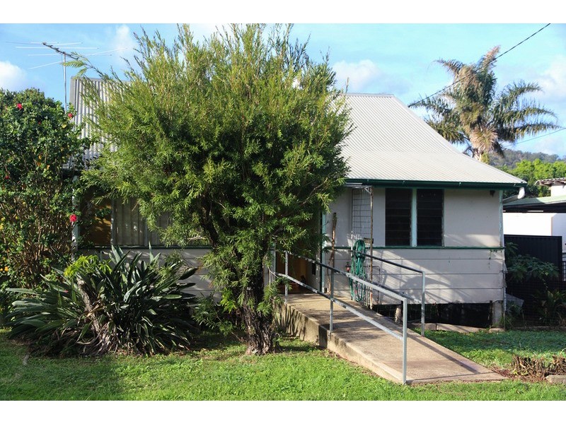 18 Oxley Parade, Dunwich QLD 4183