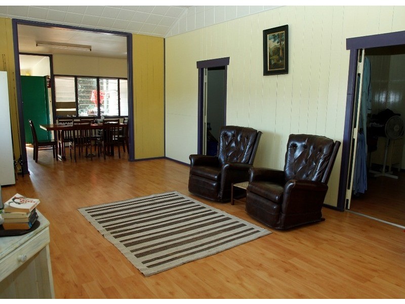 18 Oxley Parade, Dunwich QLD 4183