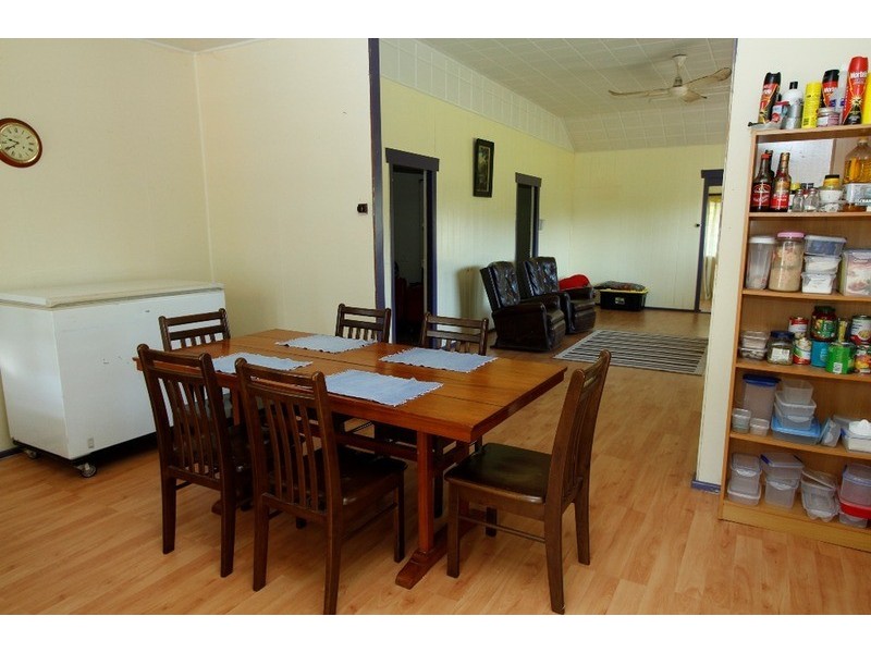 18 Oxley Parade, Dunwich QLD 4183