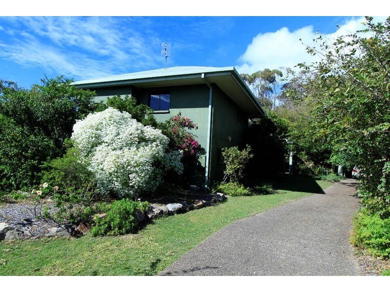 6 Pratt Court, Point Lookout QLD 4183