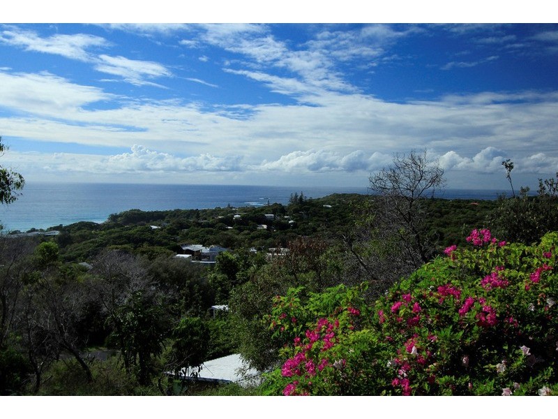 6 Pratt Court, Point Lookout QLD 4183