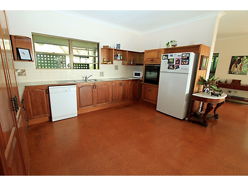 6 Pratt Court, Point Lookout QLD 4183
