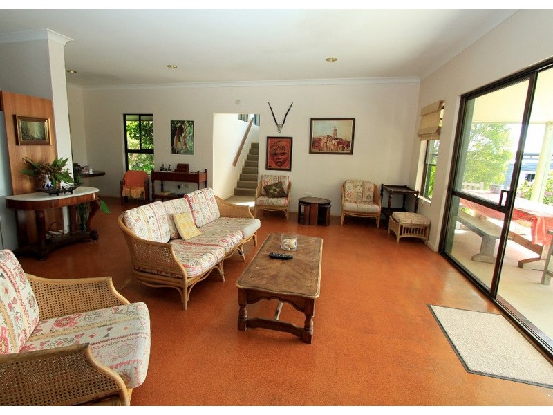 6 Pratt Court, Point Lookout QLD 4183