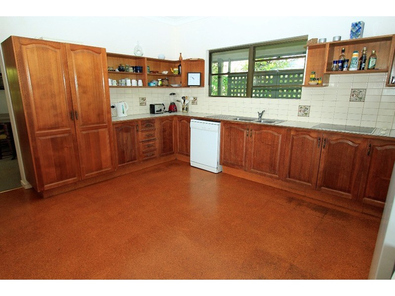 6 Pratt Court, Point Lookout QLD 4183