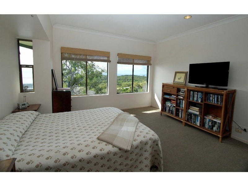 6 Pratt Court, Point Lookout QLD 4183