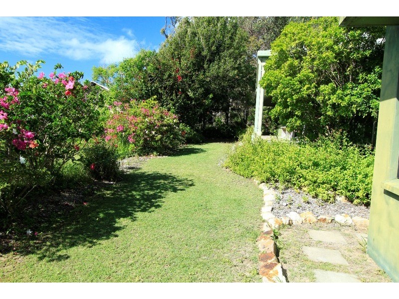 6 Pratt Court, Point Lookout QLD 4183