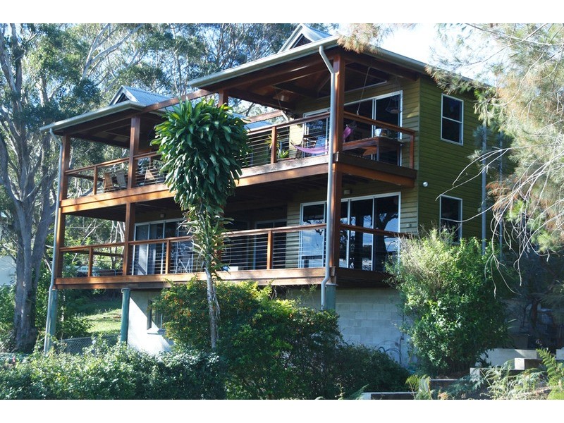53 Rainbow Crescent, Dunwich QLD 4183