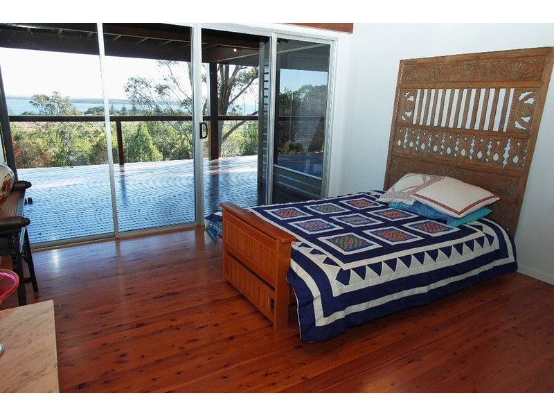 53 Rainbow Crescent, Dunwich QLD 4183