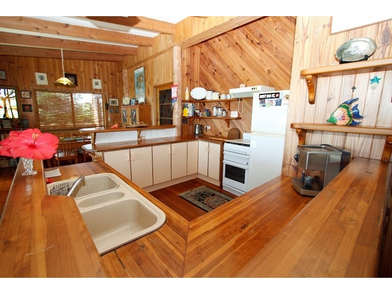 136 Tramican Street, Point Lookout QLD 4183