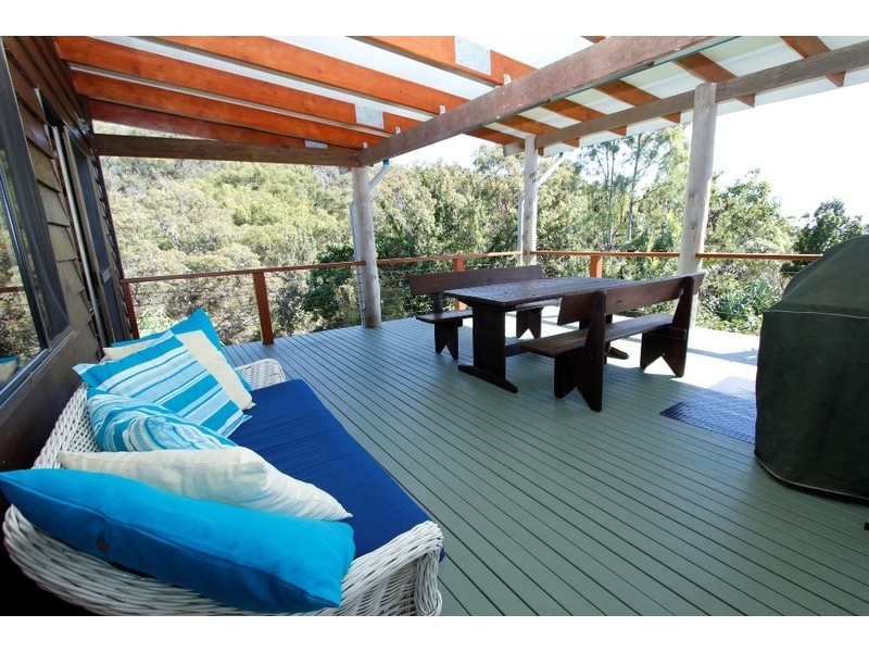 136 Tramican Street, Point Lookout QLD 4183