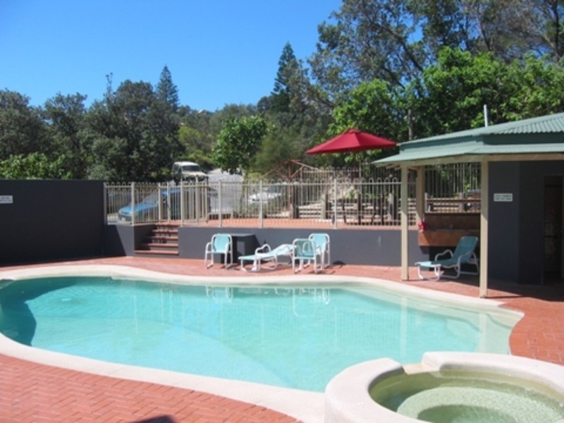 4/11 Samarinda Drive, Point Lookout QLD 4183