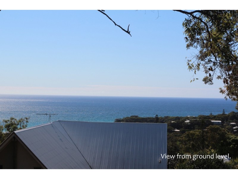 4 Baker Court, Point Lookout QLD 4183