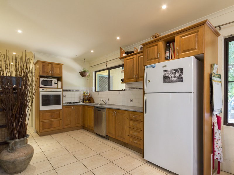 48 Booran Street, Point Lookout QLD 4183