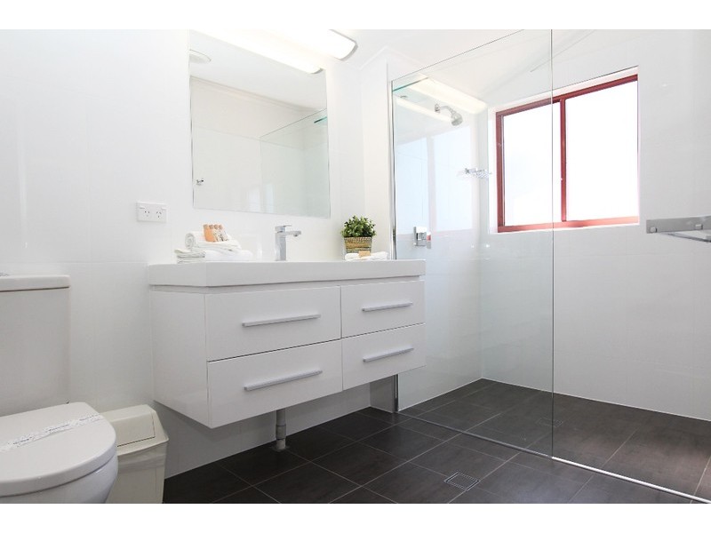 2/23 Mooloomba Road, Point Lookout QLD 4183