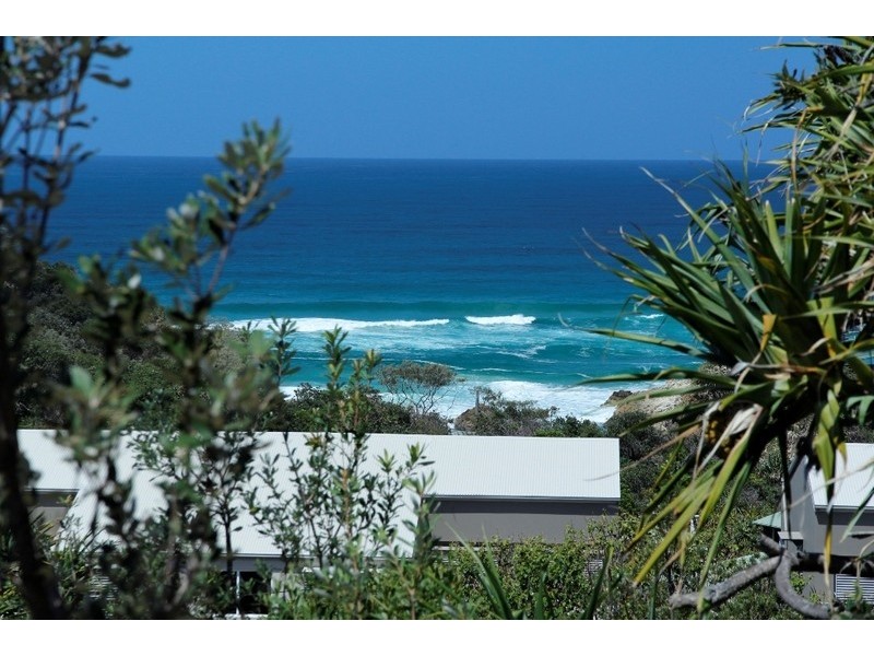 4 Samarinda Drive, Point Lookout QLD 4183