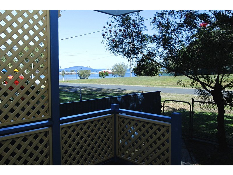 4 Oxley Parade, Dunwich QLD 4183