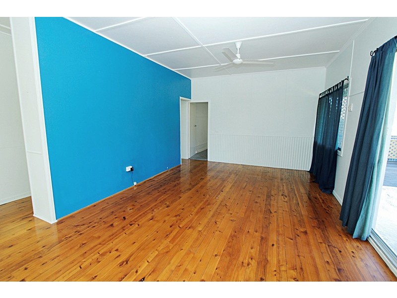 4 Oxley Parade, Dunwich QLD 4183