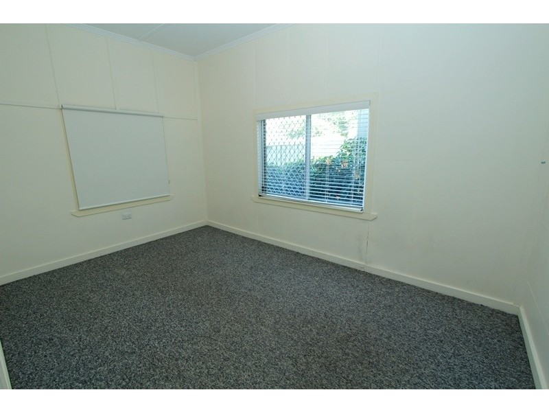 4 Oxley Parade, Dunwich QLD 4183