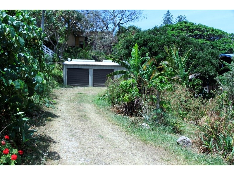 6 Midjimberry Road, Point Lookout QLD 4183