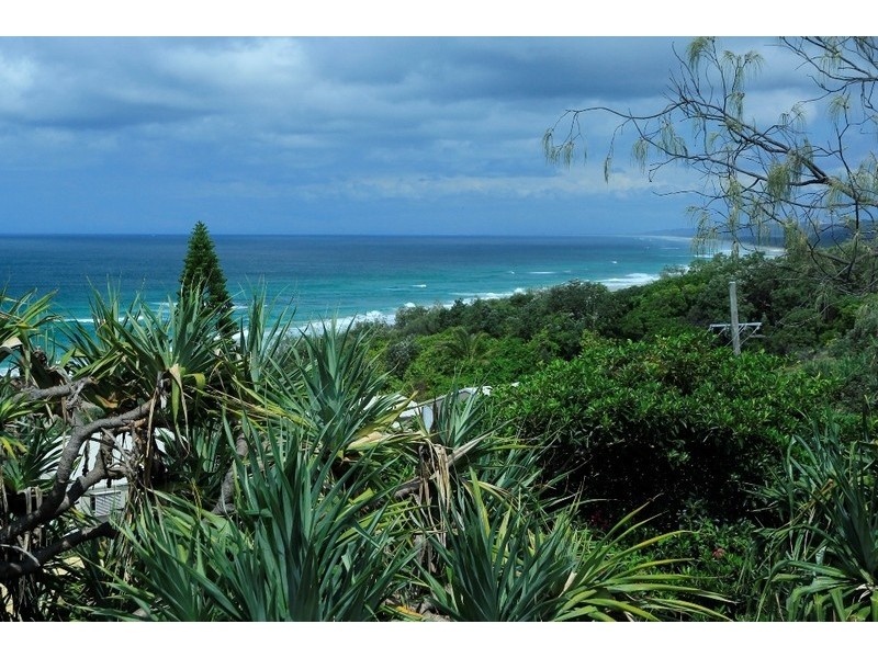 6 Midjimberry Road, Point Lookout QLD 4183