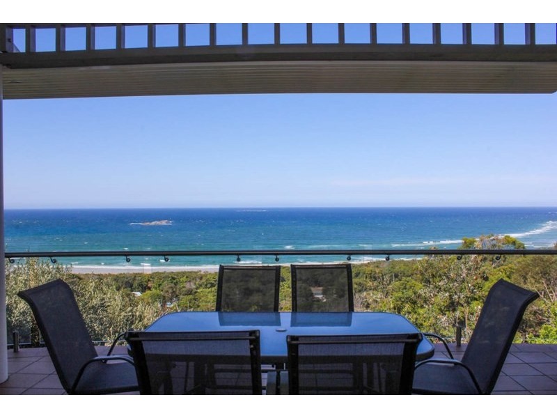 55 Tramican Street, Point Lookout QLD 4183