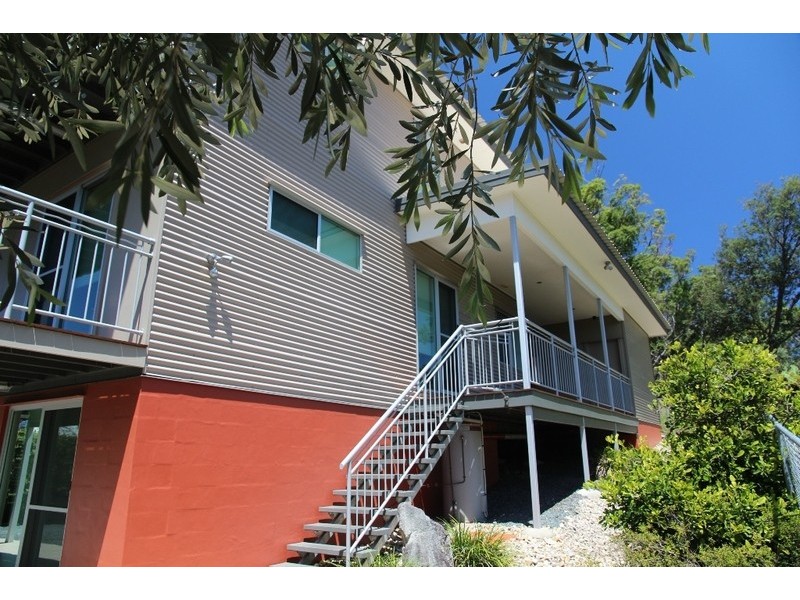 66 Tramican Street, Point Lookout QLD 4183