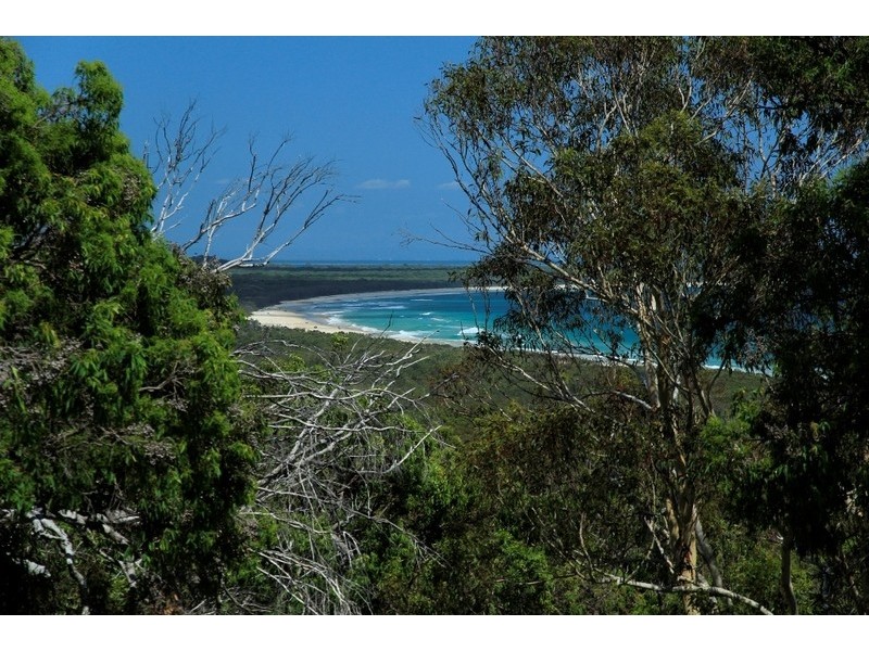 66 Tramican Street, Point Lookout QLD 4183