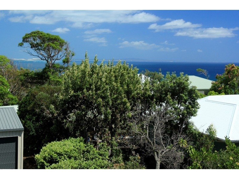 66 Tramican Street, Point Lookout QLD 4183