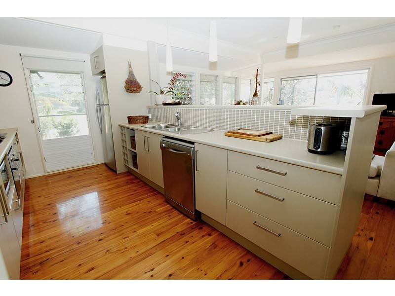 49 Cumming Parade, Point Lookout QLD 4183