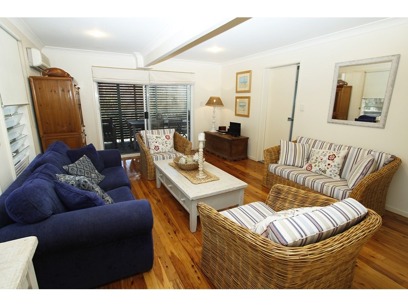 49 Cumming Parade, Point Lookout QLD 4183