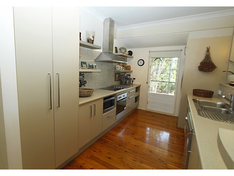 49 Cumming Parade, Point Lookout QLD 4183