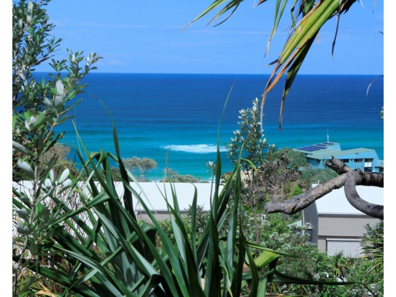 4 Samarinda Drive, Point Lookout QLD 4183