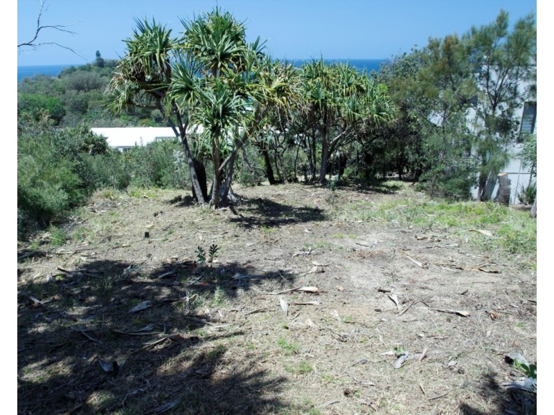 4 Samarinda Drive, Point Lookout QLD 4183