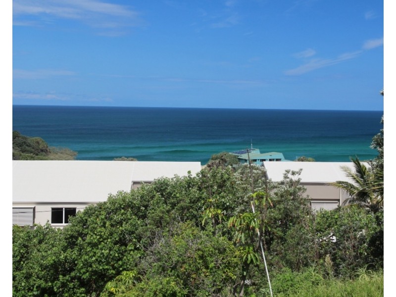 4 Samarinda Drive, Point Lookout QLD 4183