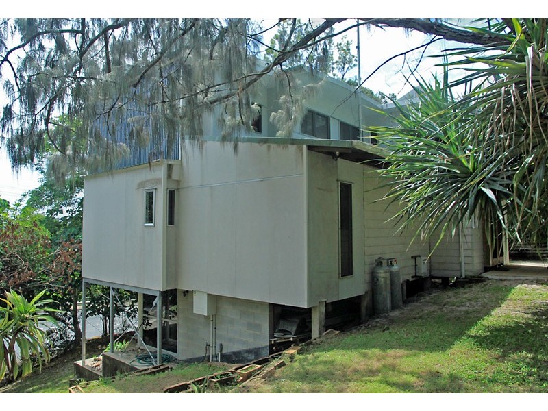 3 Yarrong Road, Point Lookout QLD 4183