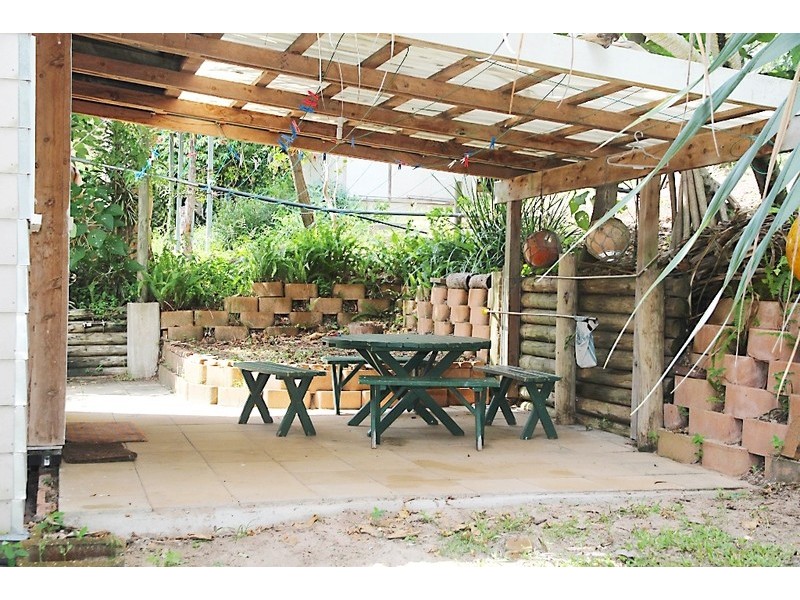 3 Yarrong Road, Point Lookout QLD 4183
