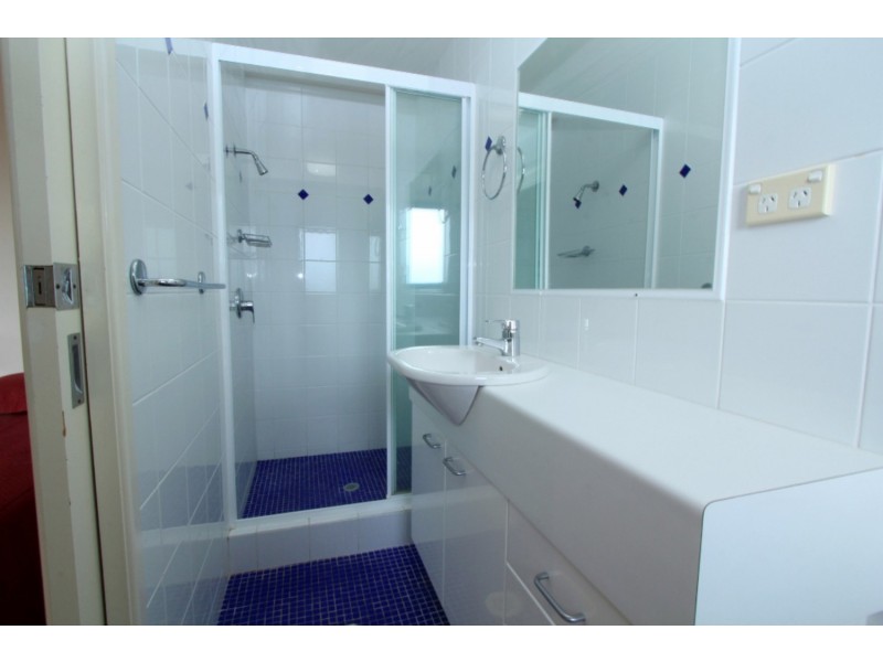 9/6 Cumming Parade, Point Lookout QLD 4183