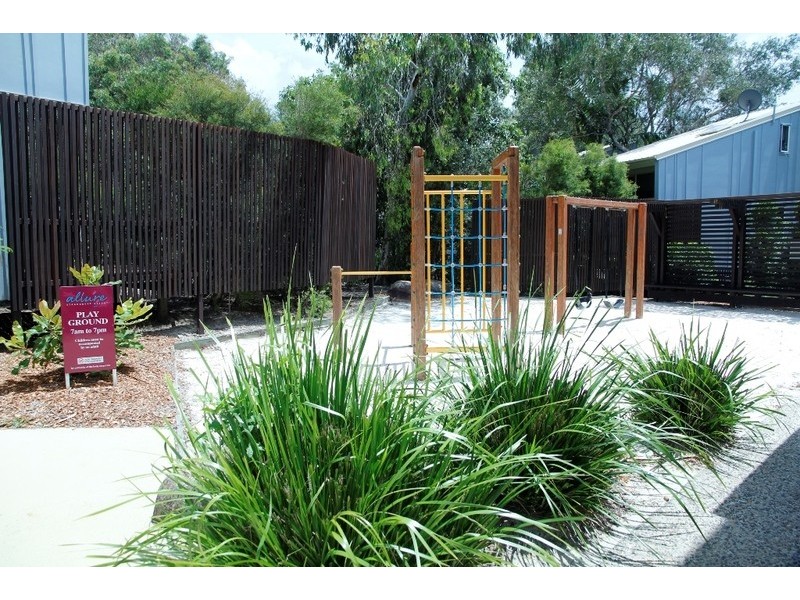 49 Dickson Way, Point Lookout QLD 4183