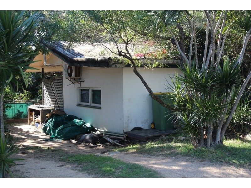 15 Yarrong Road, Point Lookout QLD 4183