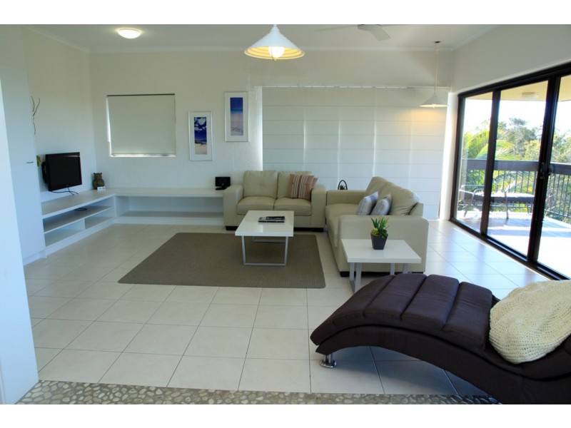 112 Dickson Way, Point Lookout QLD 4183