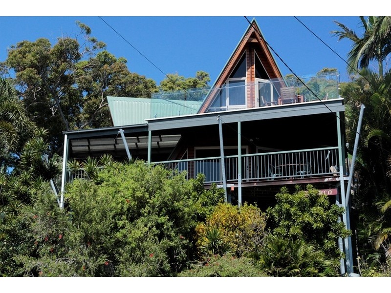 4 Merinda Crescent, Point Lookout QLD 4183