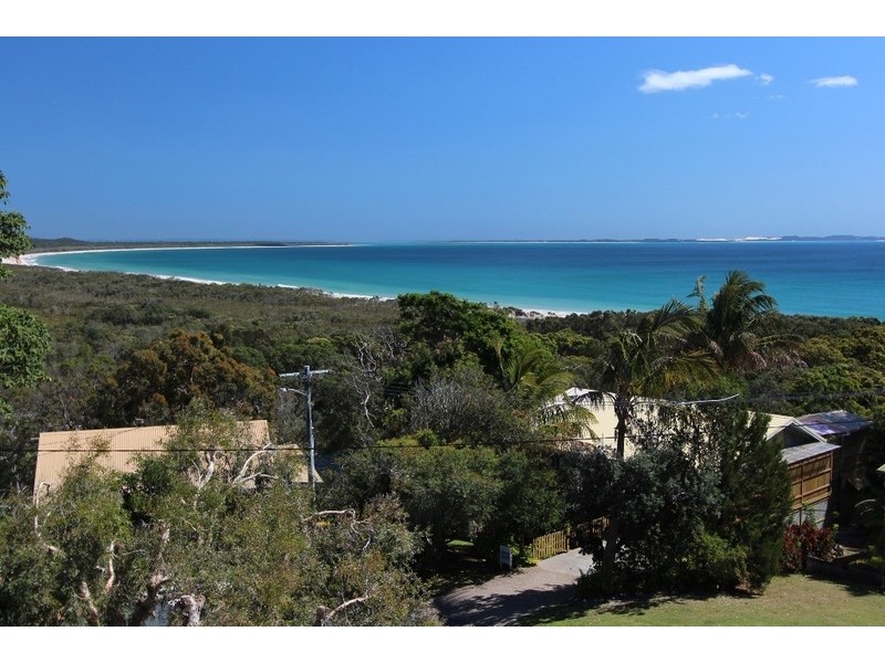 4 Merinda Crescent, Point Lookout QLD 4183