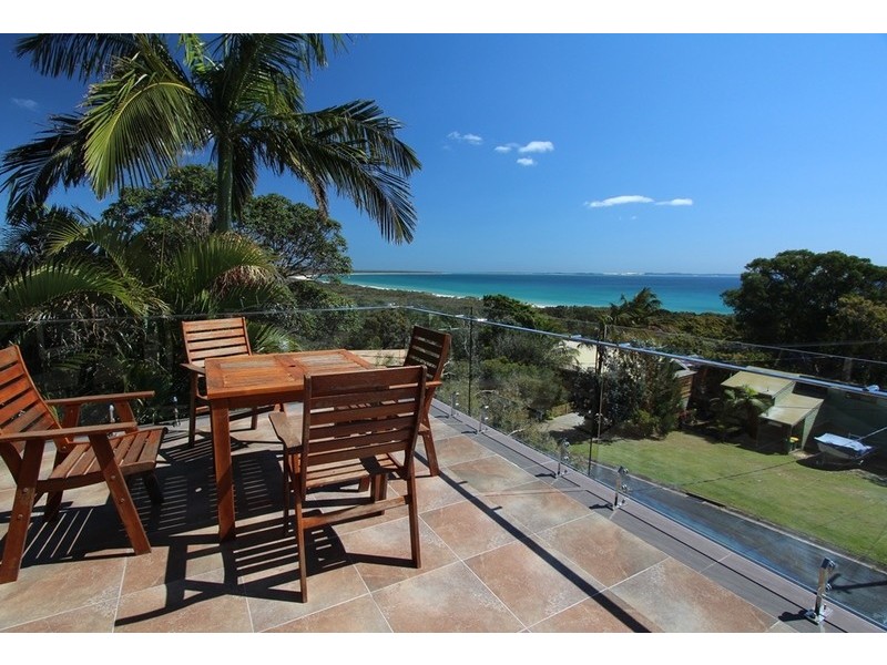 4 Merinda Crescent, Point Lookout QLD 4183